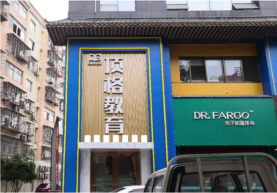 南宁门头设计要符合门店特色。