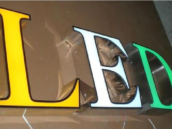 南宁介绍LED招牌的基础知识。